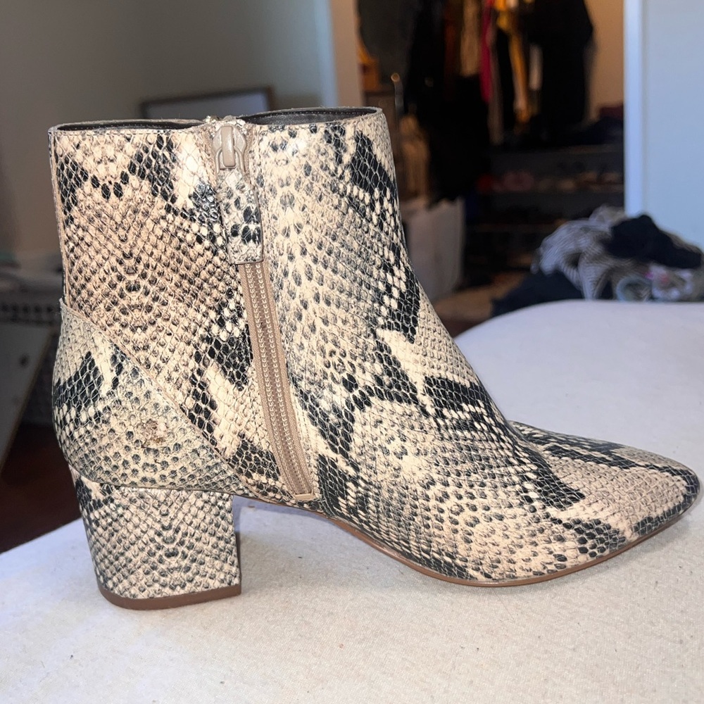 Cole Haan Eva Snake Print Embossed Leather Booties Double Zipper Size 7 Women's